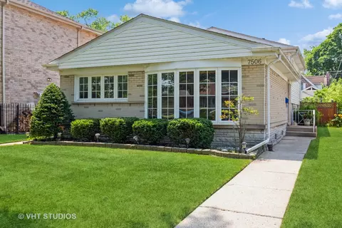 7506 Kildare Ave, Skokie, IL 60076