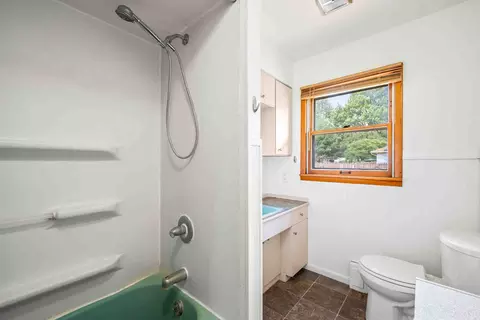 Bath - 508 E North St, Le Roy, IL 61752 photo 1 of 2