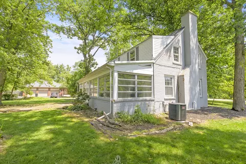 Exterior - 20600 Hellenic Dr, Olympia Fields, IL 60461 photo 8 of 13