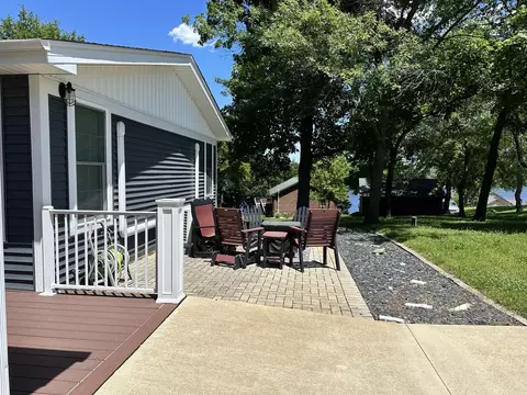 5204 Heathcliff Dr, Lanark, IL 61046 photo 2