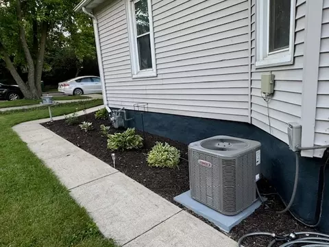 708 Summit St, Joliet, IL 60435 photo 5