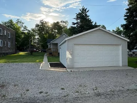 708 Summit St, Joliet, IL 60435 photo 2