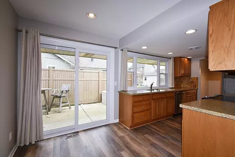 Kitchen - 124 Circle Dr E, Montgomery, IL 60538 photo 1 of 4