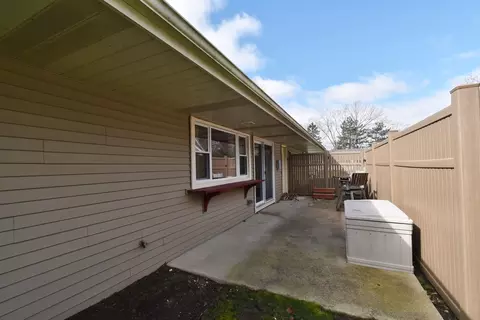 Exterior - 124 Circle Dr E, Montgomery, IL 60538 photo 5 of 5