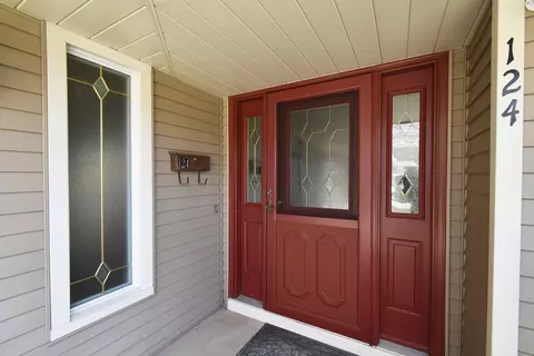 Entry Way - 124 Circle Dr E, Montgomery, IL 60538 photo 2 of 2