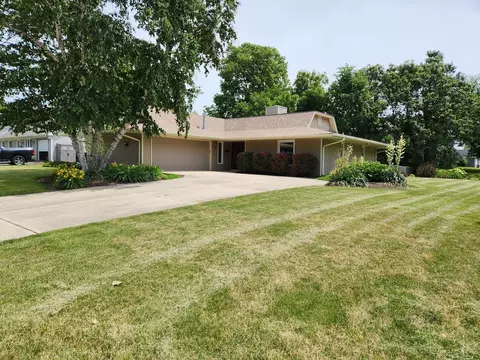 124 Circle Dr E, Montgomery, IL 60538
