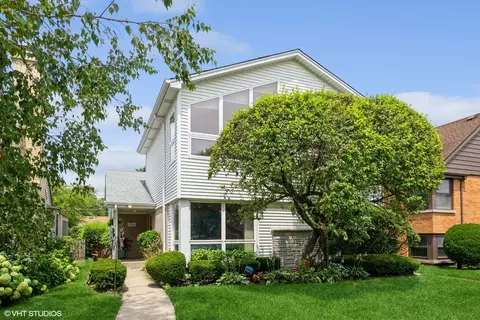 5306 Cleveland St, Skokie, IL 60077