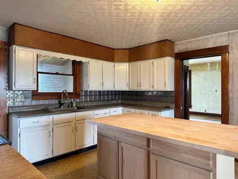 Kitchen - 139 County Road 2100 E, Longview, IL 61852 photo 1 of 4