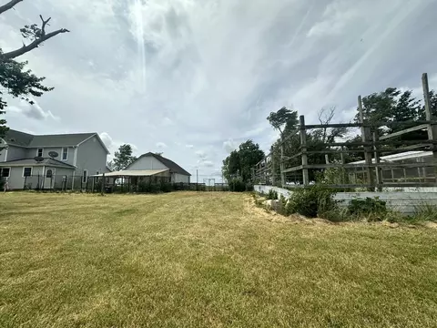Exterior - 139 County Road 2100 E, Longview, IL 61852 photo 8 of 9