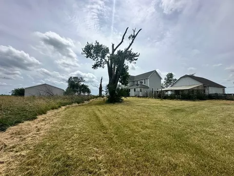 Exterior - 139 County Road 2100 E, Longview, IL 61852 photo 7 of 9
