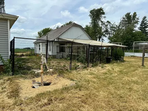 Exterior - 139 County Road 2100 E, Longview, IL 61852 photo 5 of 9