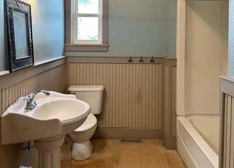 Bath - 139 County Road 2100 E, Longview, IL 61852 photo 1 of 2