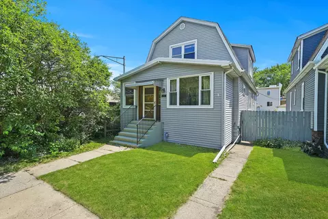 5715 N Keystone Ave, Chicago, IL 60646