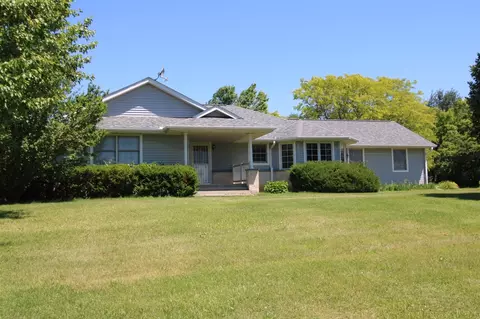 4499 Elmwood Rd, Rockford, IL 61101