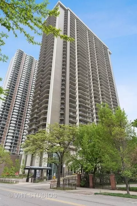 6007 N Sheridan Rd #39G, Chicago, IL 60660