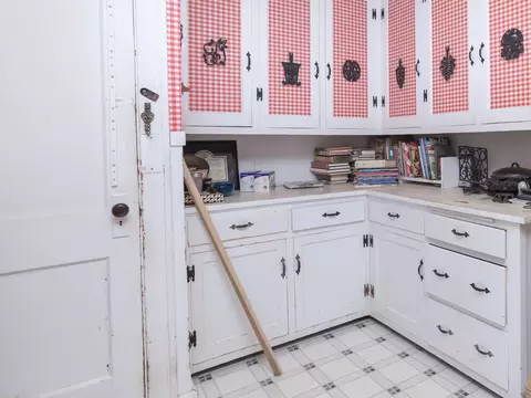 Kitchen - 830 Bellevue Ave, Elgin, IL 60120 photo 2 of 4
