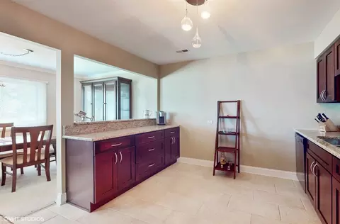 108 New Castle Ct, Rolling Meadows, IL 60008 photo 12