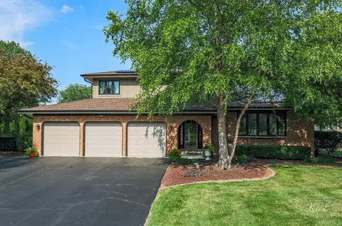 13105 Red Dr, Lemont, IL 60439