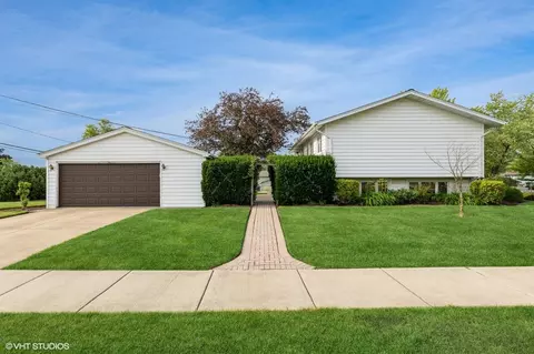 Exterior - 1900 Ashley Rd, Hoffman Estates, IL 60169 photo 5 of 5