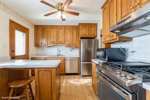 Kitchen - 1900 Ashley Rd, Hoffman Estates, IL 60169 photo 1 of 2