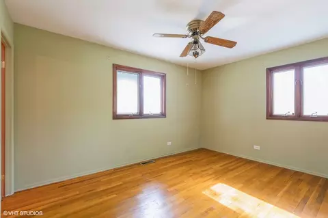 Bedroom - 1900 Ashley Rd, Hoffman Estates, IL 60169 photo 1 of 3