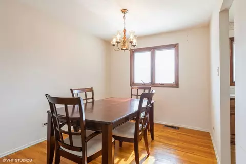 Dining - 1900 Ashley Rd, Hoffman Estates, IL 60169 photo 1 of 1