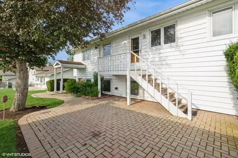 Exterior - 1900 Ashley Rd, Hoffman Estates, IL 60169 photo 4 of 5