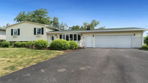 99 Terrace View Blvd, Oregon, IL 61061