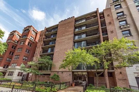 651 W Sheridan Rd #2B, Chicago, IL 60613