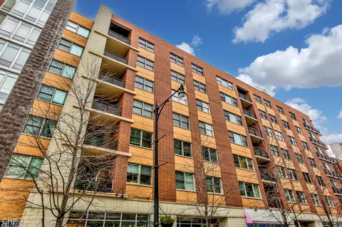 873 N Larrabee St #708, Chicago, IL 60610