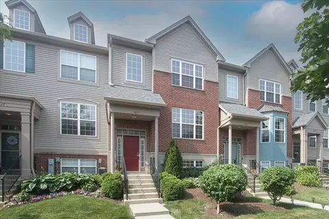 1631 Station Park Dr, Grayslake, IL 60030