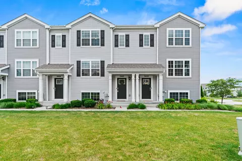 2462 Alison Ave, Pingree Grove, IL 60140