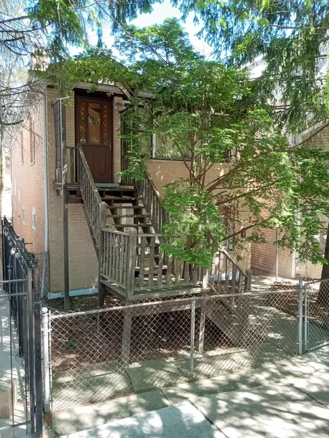 2907 N Central Park Ave, Chicago, IL 60618
