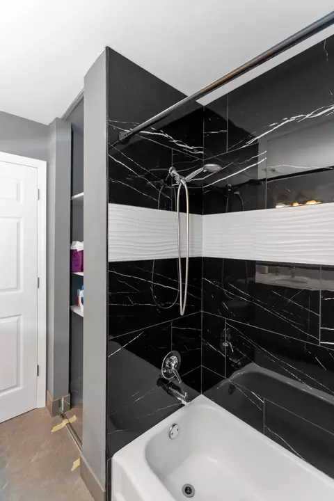 Bath - Undisclosed, Hoffman Estates, IL 60169 photo 2 of 2