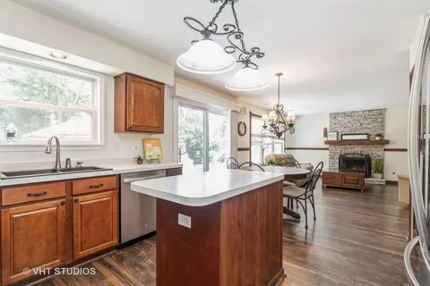 Kitchen - 10602 Cape Cod Ln, Huntley, IL 60142 photo 3 of 4
