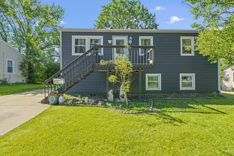 115 Elm Ln, Streamwood, IL 60107