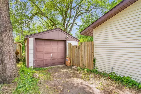Exterior - 2003 Sangamon Dr, Champaign, IL 61821 photo 1 of 5