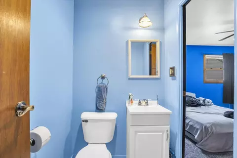 Bath - 2003 Sangamon Dr, Champaign, IL 61821 photo 1 of 2