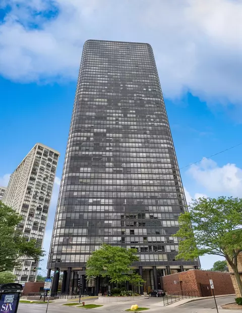 5415 N Sheridan Rd #1812, Chicago, IL 60640