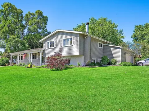 571 Coventry Ln, Crystal Lake, IL 60014