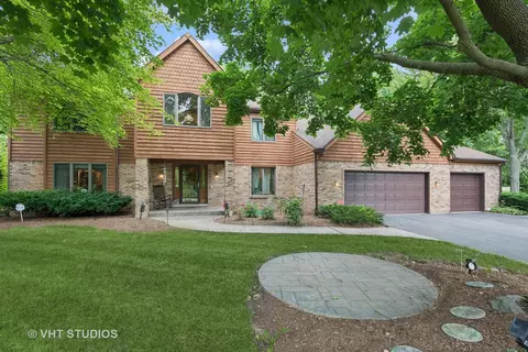 204 Hilltop Ln, Sleepy Hollow, IL 60118