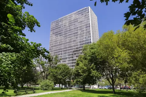 330 W Diversey Pkwy #2307, Chicago, IL 60657