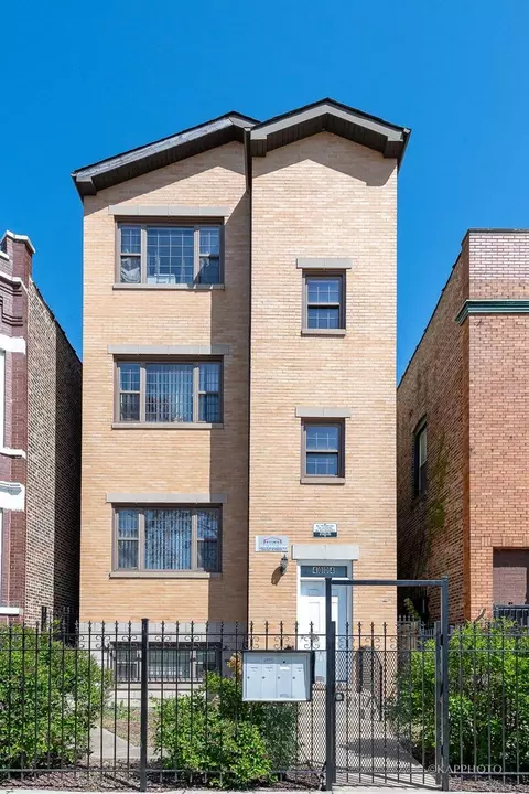 4004 W Wilcox St, Chicago, IL 60624