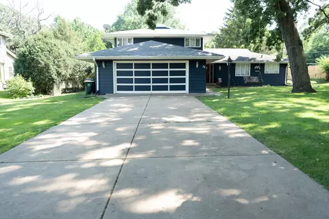 36 Shore Dr, Oswego, IL 60543