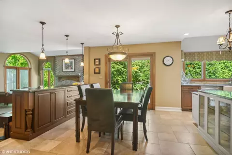 Dining - 1664 Brittany Ln, Hoffman Estates, IL 60192 photo 5 of 5