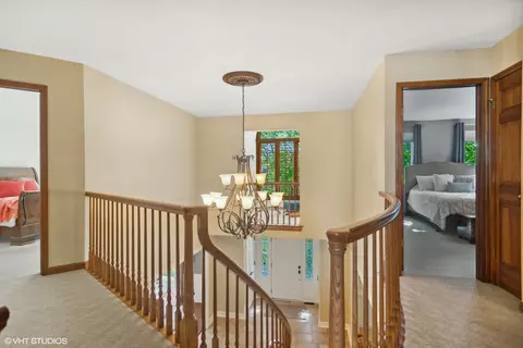 Entry Way - 1664 Brittany Ln, Hoffman Estates, IL 60192 photo 5 of 5