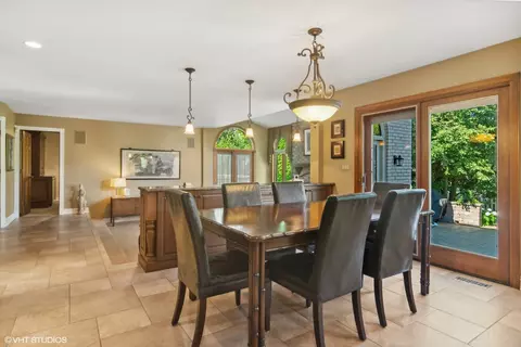 Dining - 1664 Brittany Ln, Hoffman Estates, IL 60192 photo 4 of 5