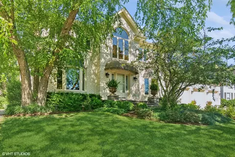 1664 Brittany Ln, Hoffman Estates, IL 60192