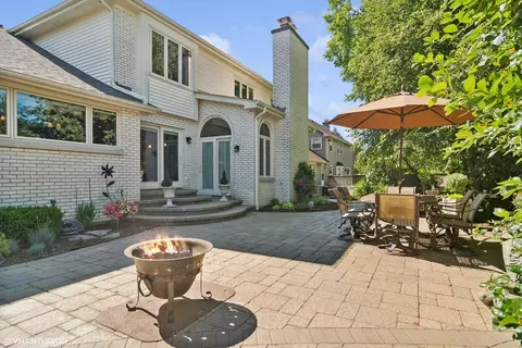 Exterior - 1664 Brittany Ln, Hoffman Estates, IL 60192 photo 4 of 6