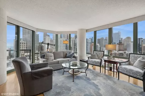 111 W Maple St #1802, Chicago, IL 60610 photo 4